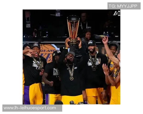 湖人本赛季第四节领先时保持全胜战绩展现强大实力